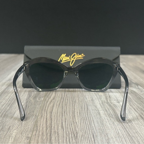 Maui Jim Lotus MJ827-02J Glossy Black Frame Neutral Grey Lens Brand New - Picture 4 of 7